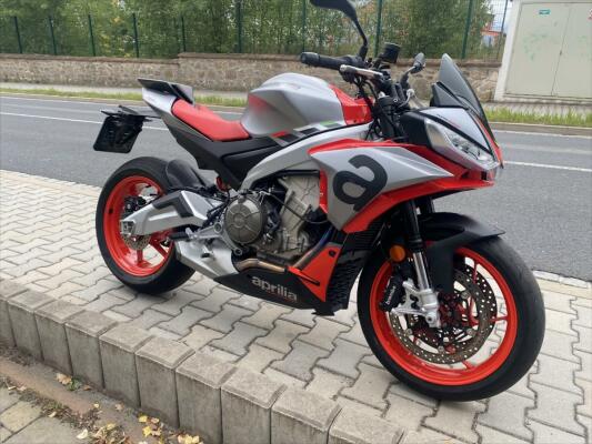 Aprilia Tuono 660