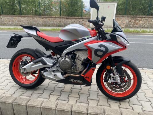 Aprilia Tuono 660