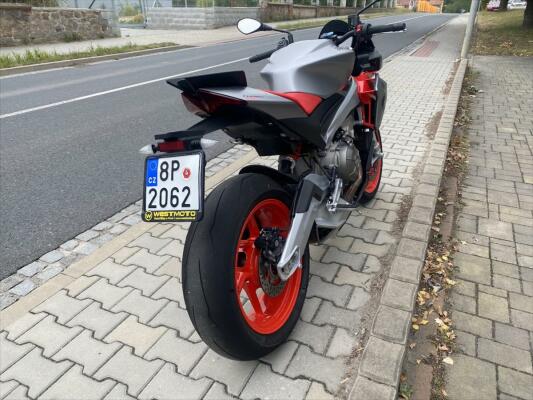 Aprilia Tuono 660