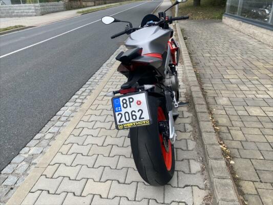 Aprilia Tuono 660