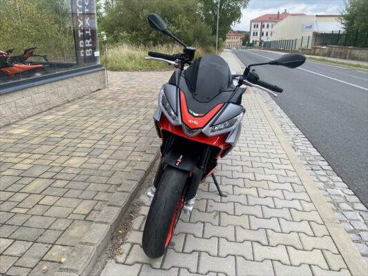 Aprilia Tuono 660
