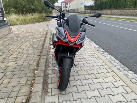 Aprilia Tuono 660
