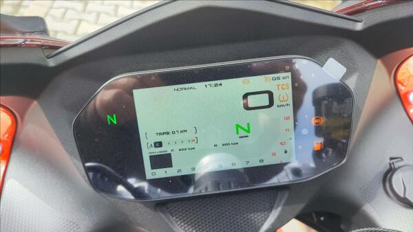 QJ Motor SRK 800 RR