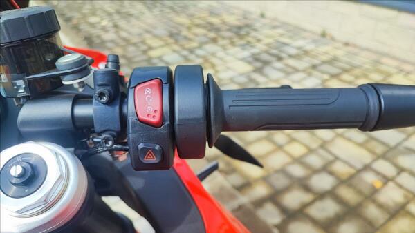 QJ Motor SRK 800 RR