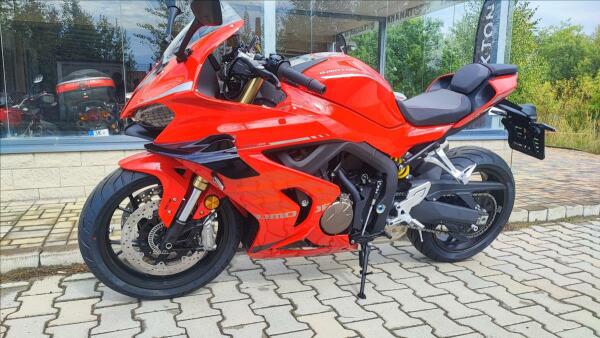 QJ Motor SRK 800 RR