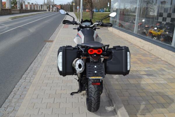 Moto Guzzi V 85 TT Travel 2022